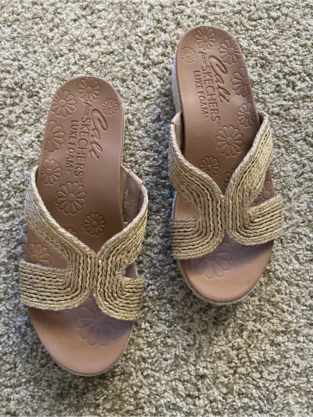 Sketchers luxefoam sandals gold 7 beachy coastal